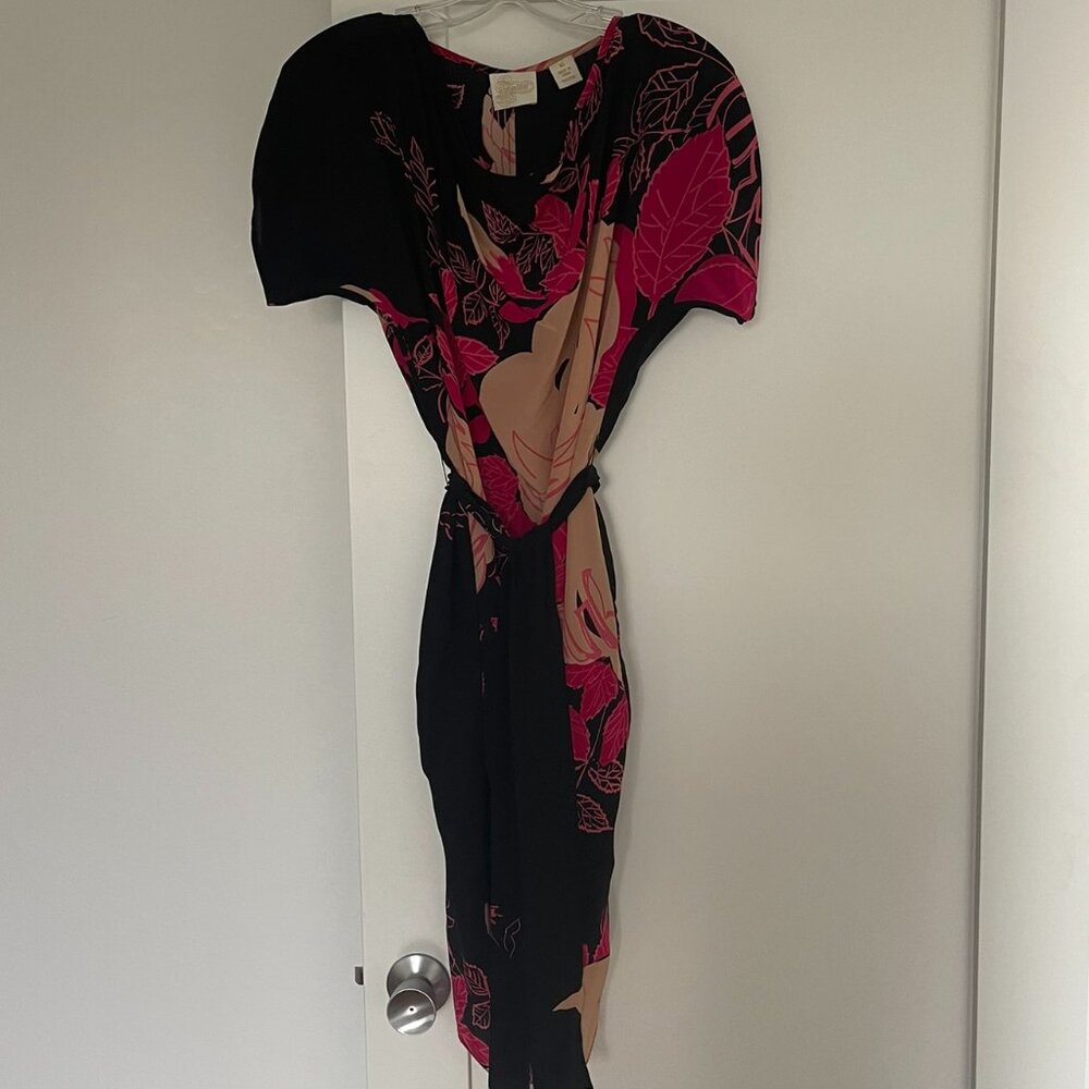 Silk Short Sleeve Dress Size: XS